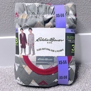 💚 NWT Eddie Bauer kids plush three piece pajama set size XS- 5/6